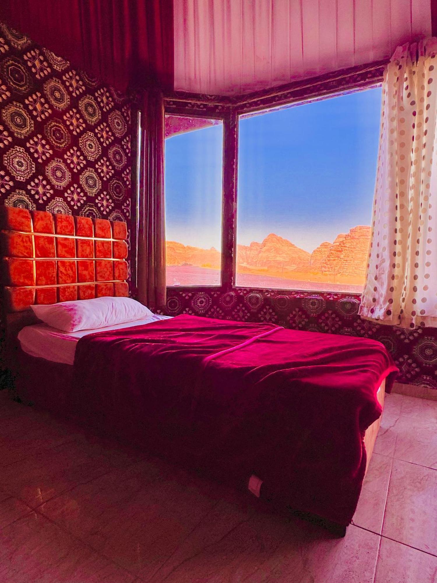 Wadi Rum Bubble Camp & Tour 外观 照片