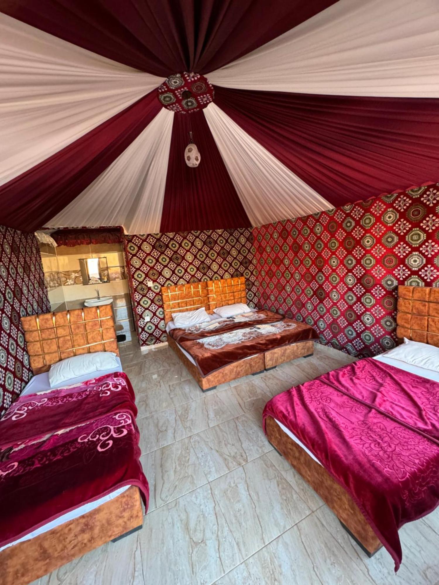 Wadi Rum Bubble Camp & Tour 外观 照片