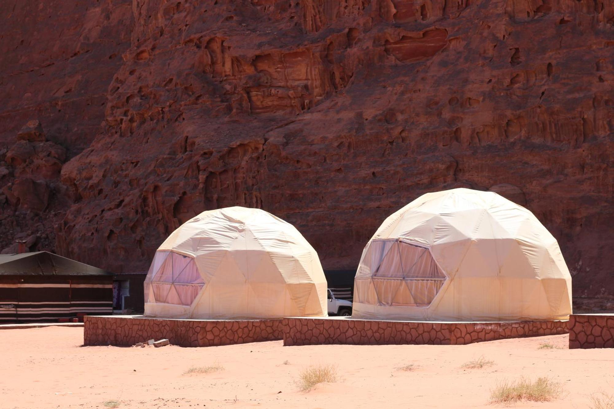 Wadi Rum Bubble Camp & Tour 外观 照片