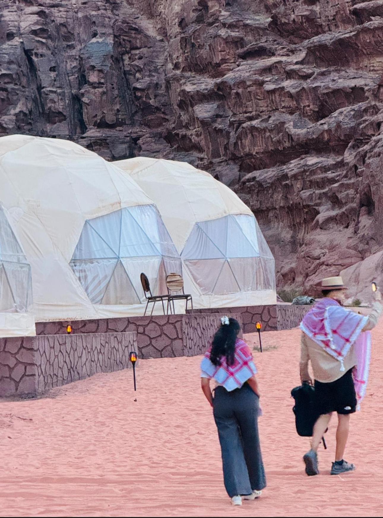 Wadi Rum Bubble Camp & Tour 外观 照片